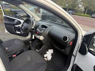 Peugeot 107 1.0 Active (Hatchback 5-dr.) picture 19