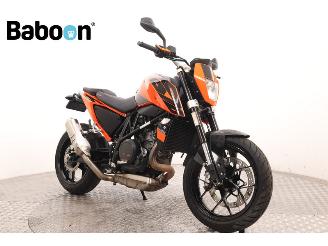 KTM 690 Duke ABS picture 2