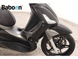 Piaggio Beverly 350 Sport Touring ABS picture 14