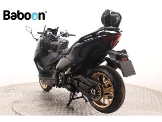 Yamaha  T-MAX 560 Tech Max ABS picture 5