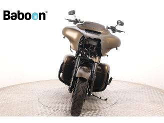 Harley-Davidson  FLHX Street Glide picture 3