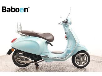 krockskadad bil bromfiets Vespa  Primavera 45KM 2016/7