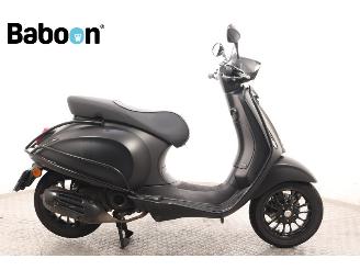 krockskadad bil bromfiets Vespa  Sprint 45KM 2020/9