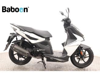 krockskadad bil bromfiets Kymco  Super 8 Street 45KM 2023/4