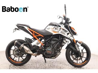 voitures motocyclettes  KTM 125 Duke  2018/11