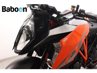 KTM  1290 Super Duke GT picture 16