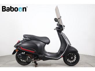 uszkodzony skutery Vespa  Sprint 25KM 2021/4
