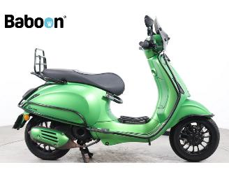 skadebil bromfiets Vespa  Sprint 25KM 2019/4