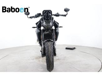 BMW F 900 R A2 Triple Black picture 3