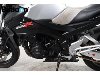 Suzuki  GSR 600 picture 21