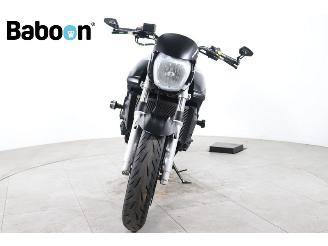 Suzuki  GSR 600 picture 3