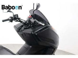 Honda  Forza 300 C-ABS picture 13