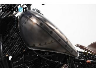 Honda  VT 700 C Shadow picture 22