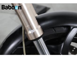 Ducati Monster 900  picture 11