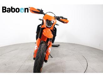 KTM 690 SMC R picture 7