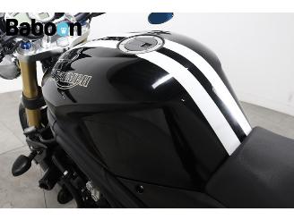 Triumph Speed Triple 1050 picture 16