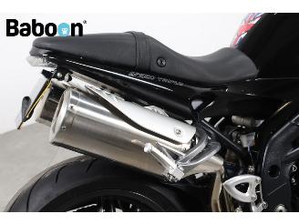 Triumph Speed Triple 1050 picture 14