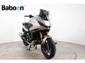 Honda  NT1100 DCT picture 2