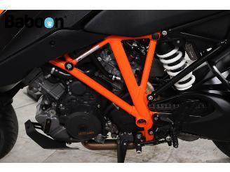 KTM  1290 Super Duke GT ABS picture 21