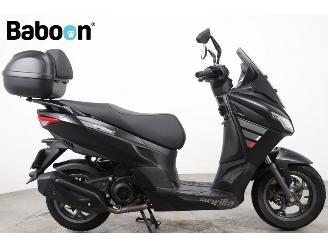 krockskadad bil bromfiets Aprilia  SXR 50 45KM 2022/7