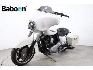 Harley-Davidson  FLHX Street Glide picture 2