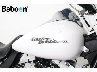 Harley-Davidson  FLHX Street Glide picture 15