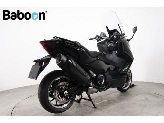 Yamaha  XP 650 T-MAX 560 TechMAX ABS picture 4