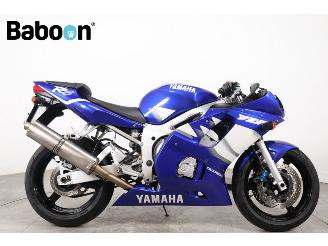 Schade motor Yamaha  YZF-R6 2000/2