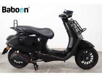 Unfall Kfz Roller Vespa  Sprint 45KM 2016/1