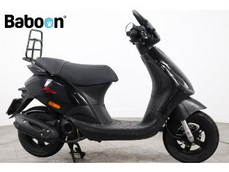 uszkodzony skutery Piaggio  Zip 45KM 2021/5