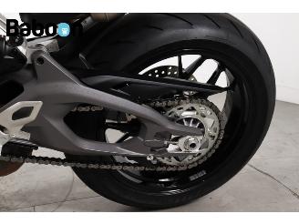 Ducati Streetfighter V2 S picture 14
