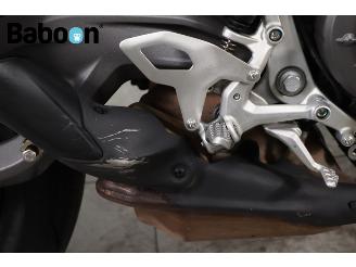 Ducati Streetfighter V2 S picture 25