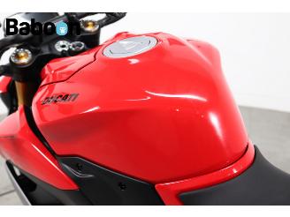 Ducati Streetfighter V2 S picture 10
