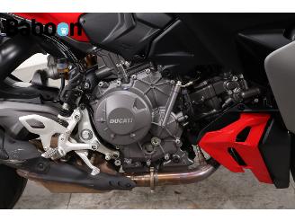 Ducati Streetfighter V2 S picture 24