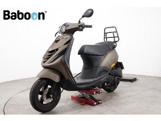 Piaggio  Zip 25KM picture 4