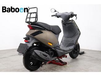 Piaggio  Zip 25KM picture 8