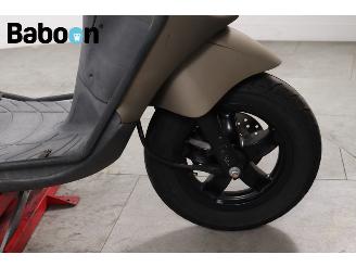 Piaggio  Zip 25KM picture 19