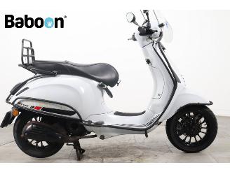 uszkodzony skutery Vespa  Sprint 25KM 2017/5
