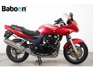 uszkodzony motocykle Kawasaki  ZR-7 S 2001/10