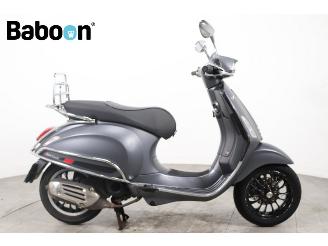 krockskadad bil bromfiets Vespa  Sprint 25KM 2010/6