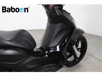 Piaggio Beverly 350 Sport Touring ABS picture 12