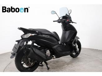 Piaggio Beverly 350 Sport Touring ABS picture 2