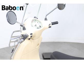 Vespa  LX 50 25KM picture 18