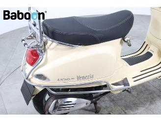 Vespa  LX 50 25KM picture 14