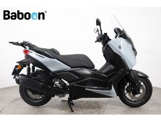 krockskadad bil motor Yamaha XMAX 300 Tech MAX+ 2025/5