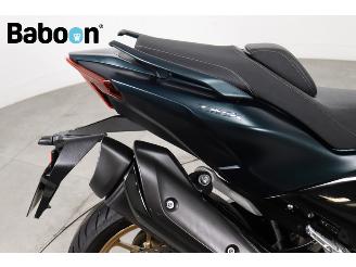 Yamaha  XP 560 T-MAX Tech MAX ABS picture 13