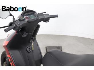 Aprilia SR 50 Motard 45km picture 19
