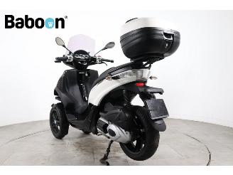 Piaggio MP3 300 Yourban S picture 8