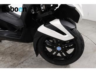 Piaggio MP3 300 Yourban S picture 21