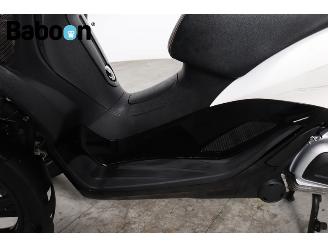 Piaggio MP3 300 Yourban S picture 14